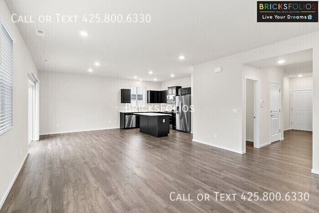 Building Photo - 1265 SW Pendleton Way