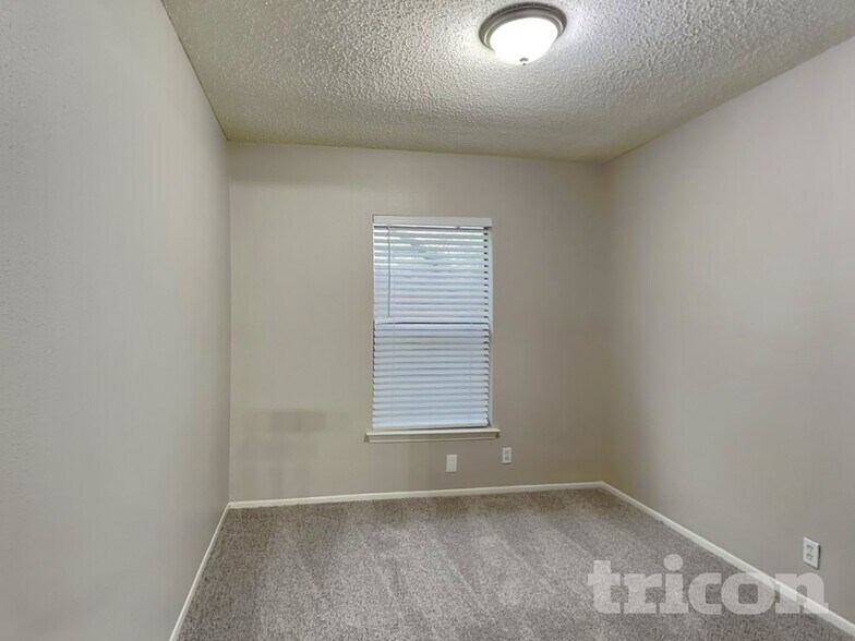 Building Photo - 9506 Sugarloaf Dr