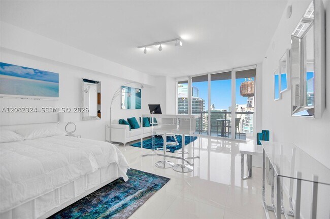 Building Photo - 475 Brickell Ave