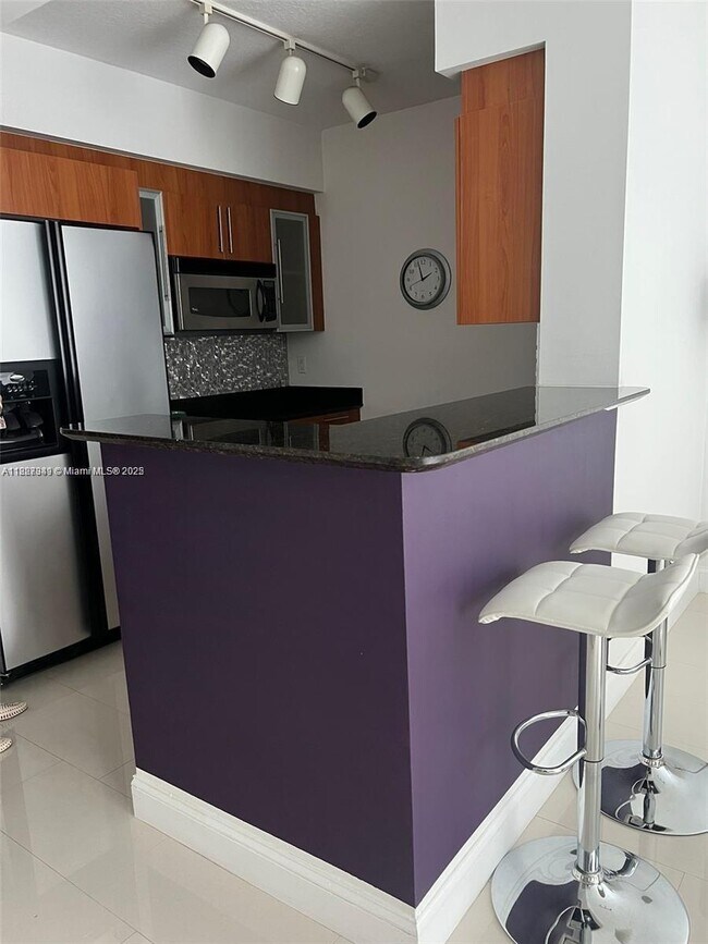 Building Photo - 335 S Biscayne Blvd