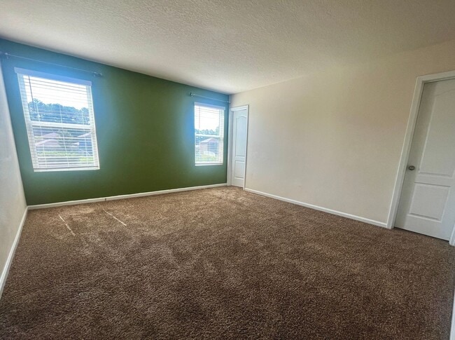 Building Photo - 131 Ashwood Cir