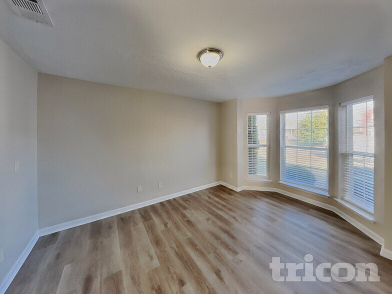 Building Photo - 673 Mable Dr