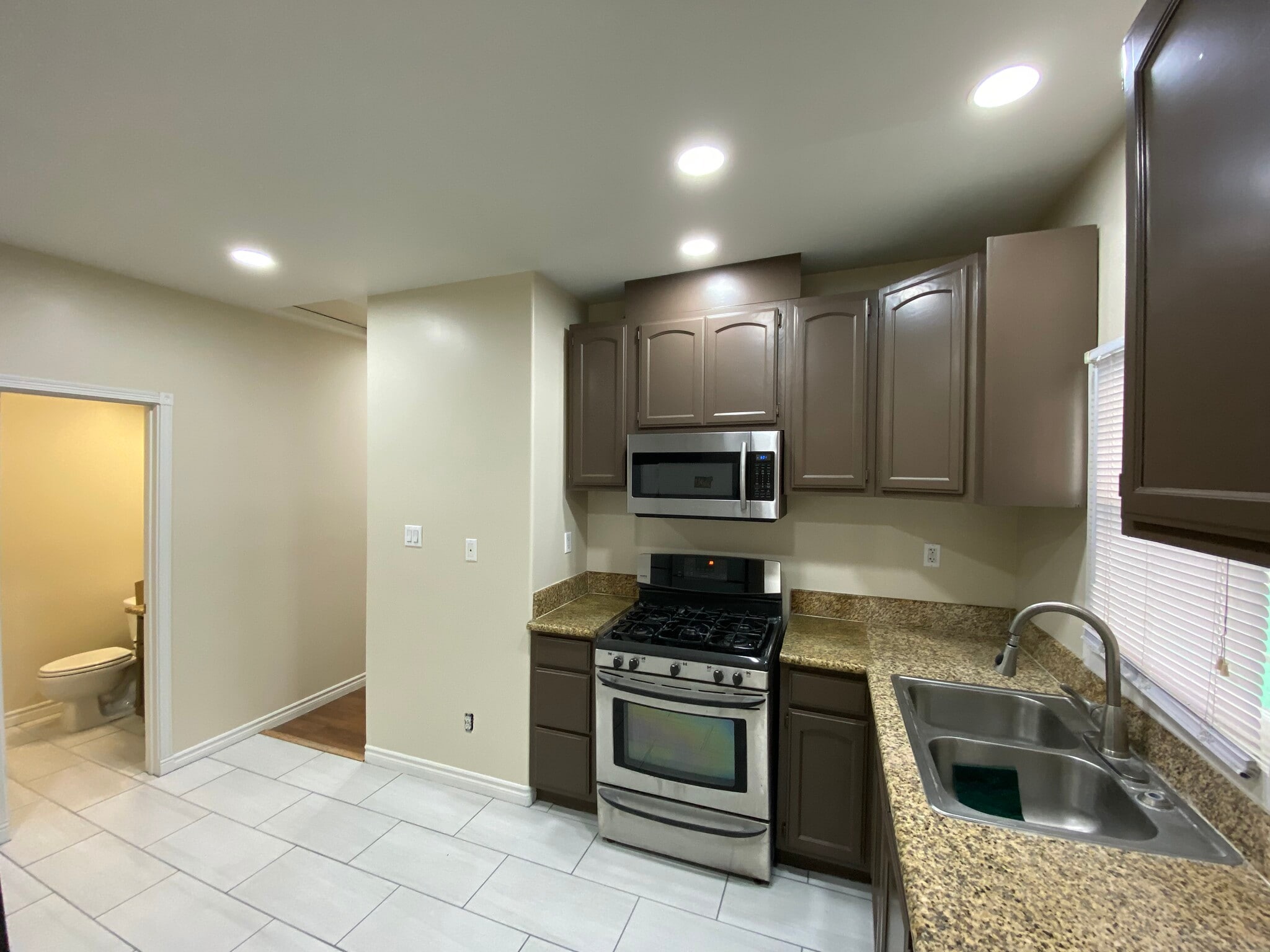 Building Photo - 1234 W 37th Dr