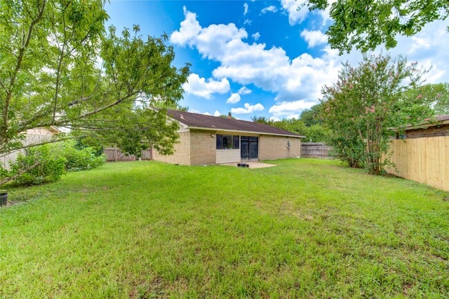 Building Photo - 15515 Mira Monte Dr