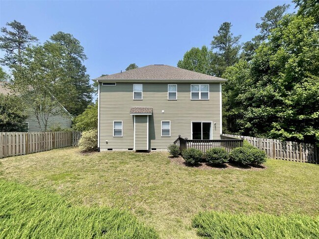Building Photo - 80 Lake View Dr E
