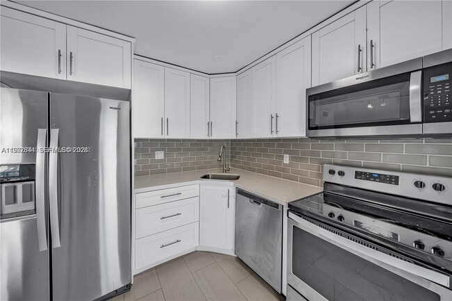 Building Photo - 650 Coral Wy