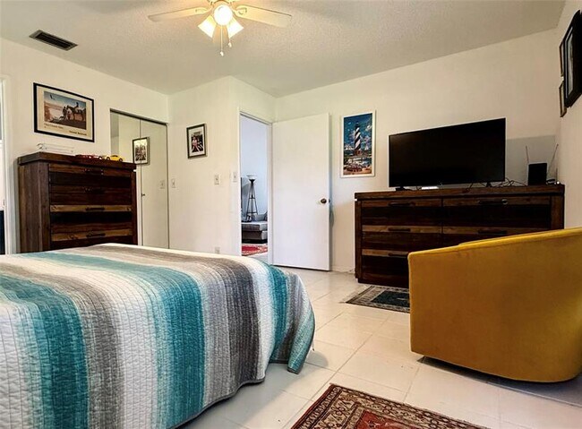 Building Photo - 10952 Roebelini Palm Ct