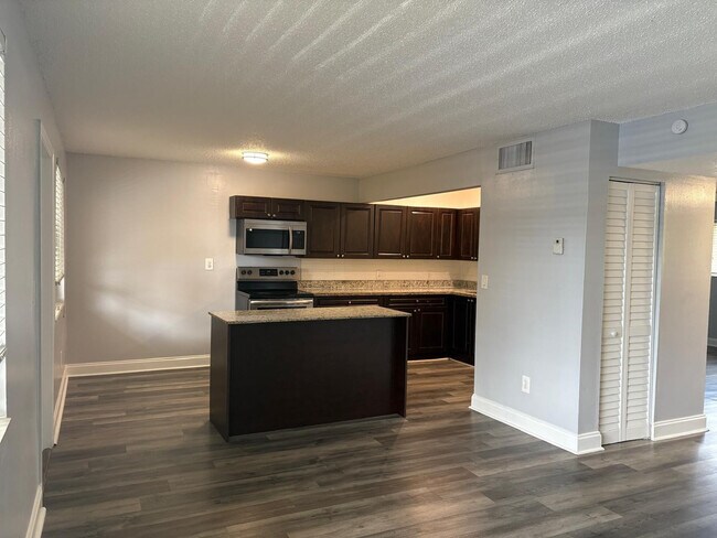 Building Photo - 5801 NW 17th Pl