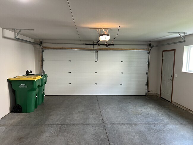 Building Photo - 1247 Salem Dr