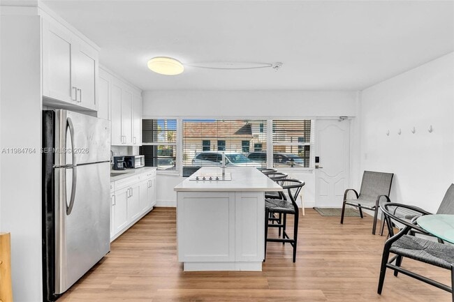 Building Photo - 4144 El Mar Dr