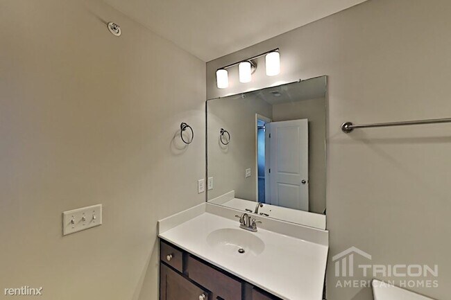 Building Photo - 409 Riverwood Ct