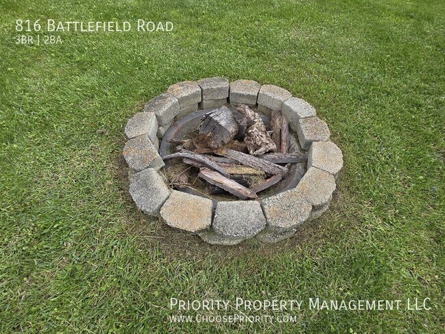 Building Photo - 3BR 2BA Single Family Home, Ft Defiance