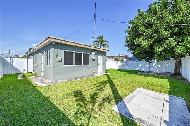 Building Photo - 260 NW 48th Ct