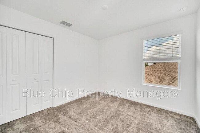 Building Photo - 1623 Reservoir Pl