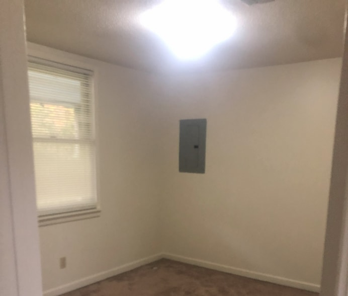 Building Photo - 9527 W Main St