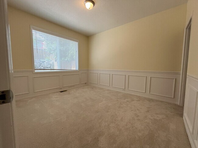 Building Photo - Elegant 5-Bedroom + Bonus Room Home with Modern Upgrades and Serene Outdoor Space