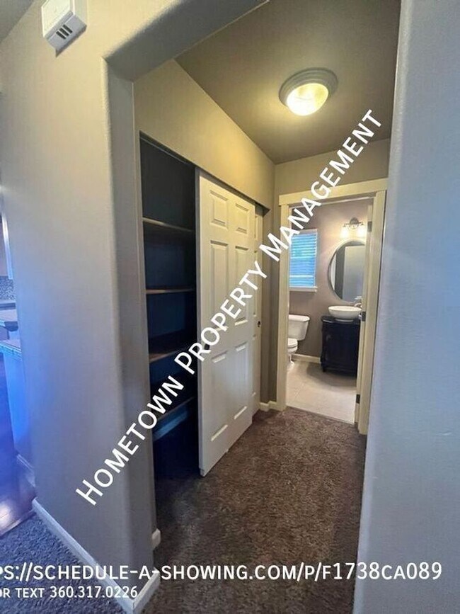 Building Photo - 7011 Prism St SE