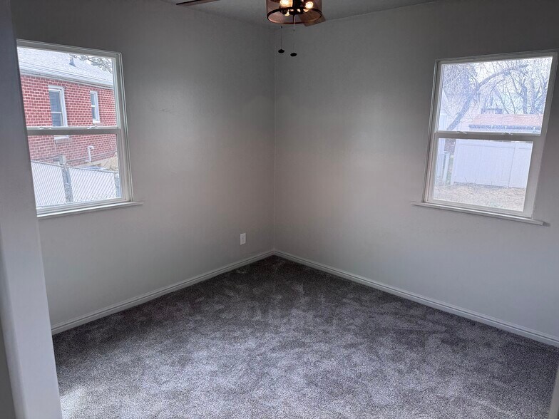 Building Photo - 3879 S 2050 W