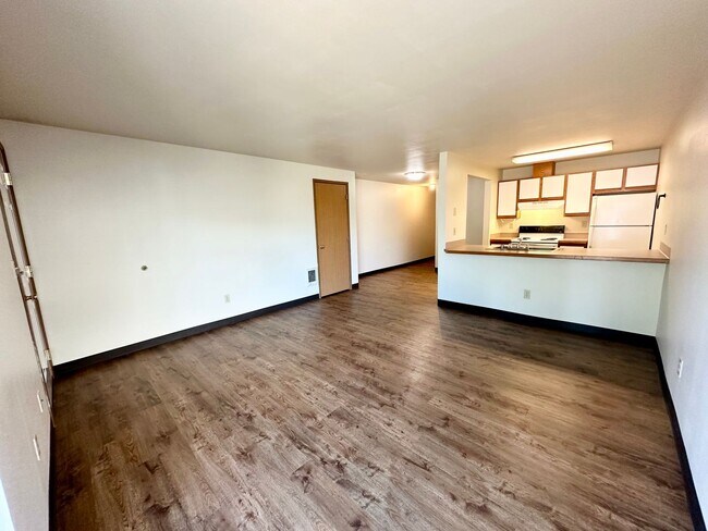 Building Photo - 808 Juniper Ave