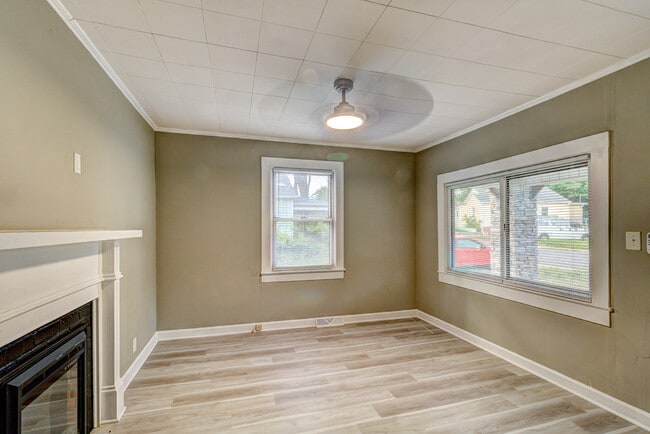 Building Photo - 109 Ray St
