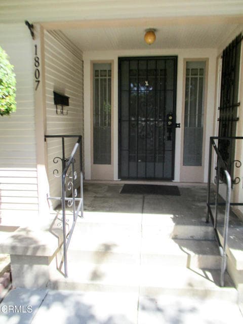 Building Photo - 1807 E Glenoaks Blvd