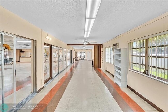 Building Photo - 7102 NW 93rd Ave
