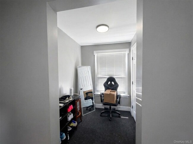 Building Photo - 52 Maple Pl