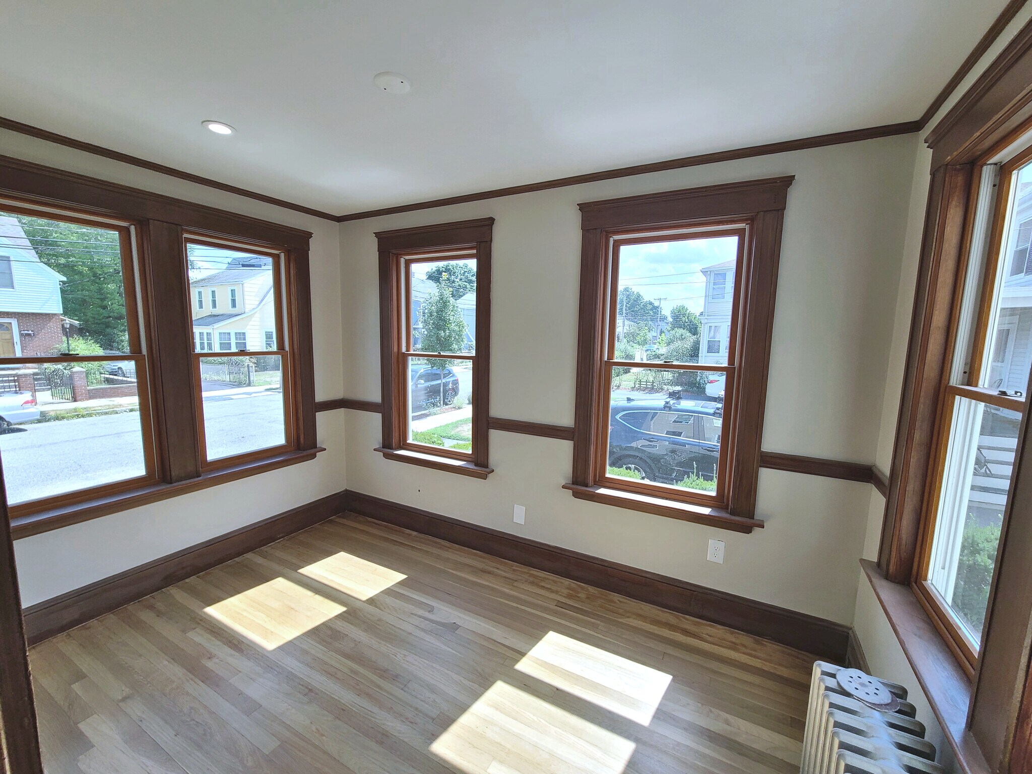 Building Photo - 70 Tufts St