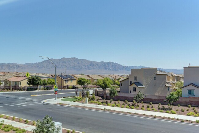 Building Photo - Brand new 3 bedroom Town House by DR Horto...