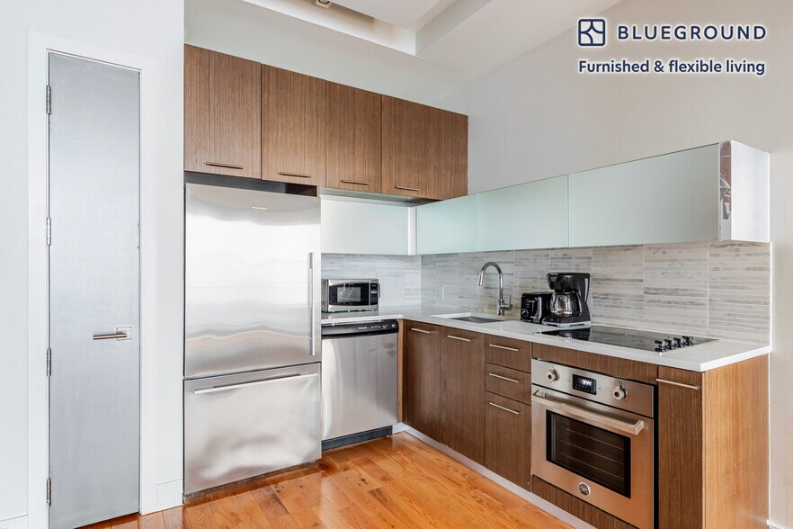 Building Photo - 72 Willoughby St