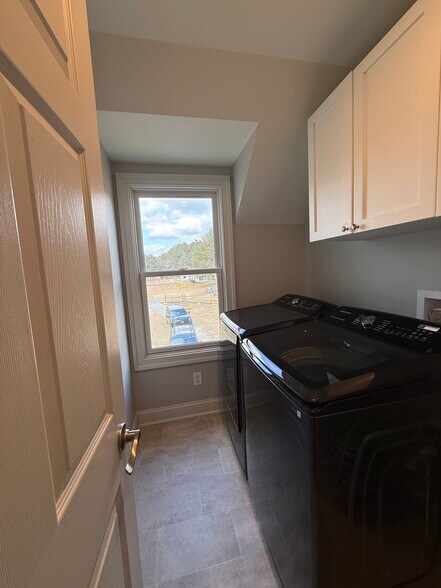 Laundry - 4760 Belroi Green Cir