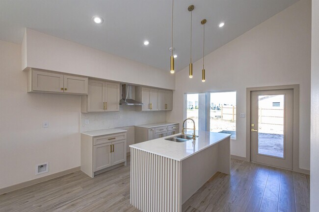 Building Photo - 5704 Kylee Dr
