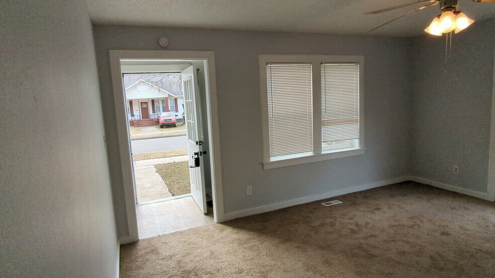 Building Photo - 1306 N 34th St