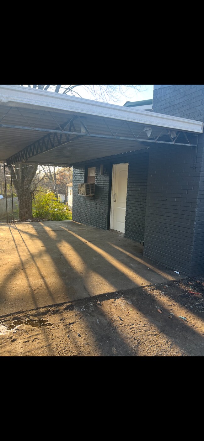Building Photo - 699 Perry Dr