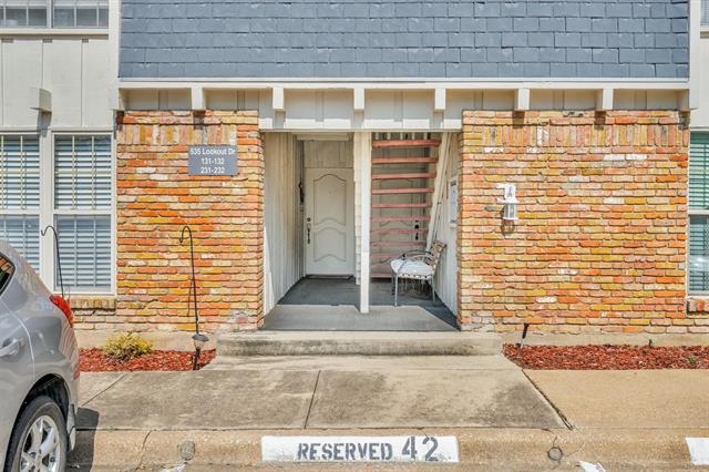 Primary Photo - 535 W Lookout Dr