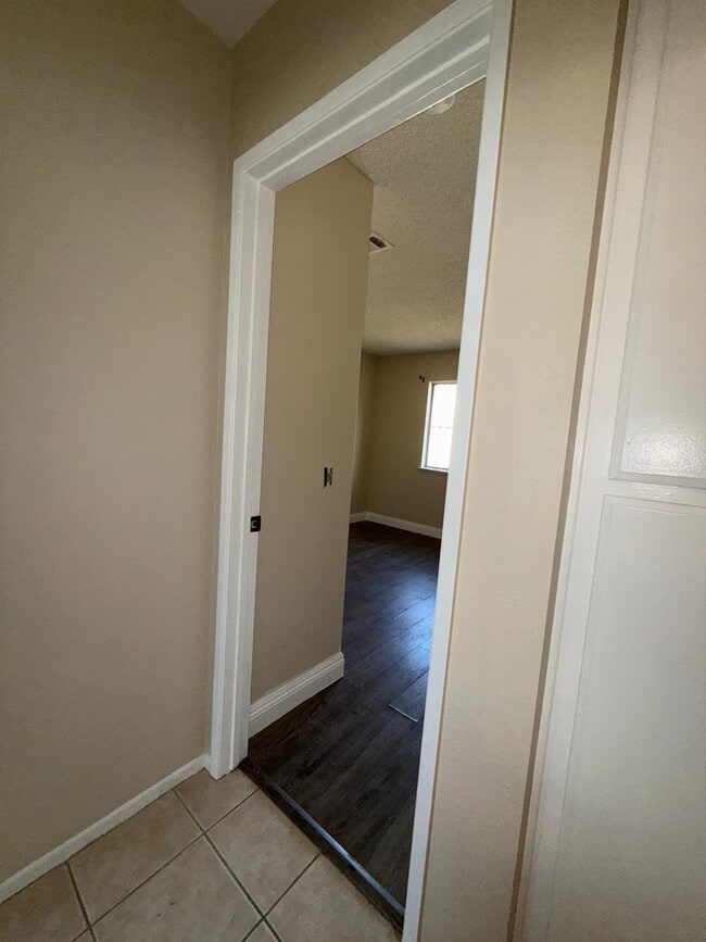 Building Photo - Rockridge Ln