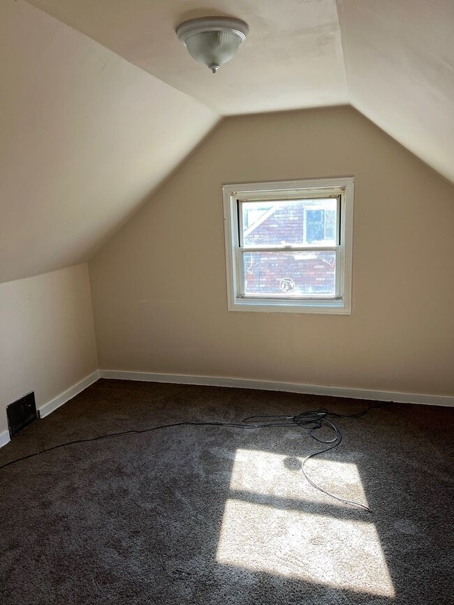 Building Photo - Newly Renovated 3BD 1BA house in Penn Hills!