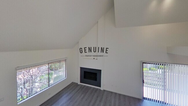 Building Photo - 2 Story 2Bd 2Ba Condo w/Vaulted Ceilings a...