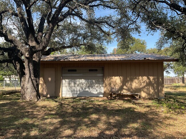 Building Photo - **APPLICATION RECEIVED**  AMAZING 3 bedroom 2 Bath home with detached GARAGE/WORKSHOP in Marble F...