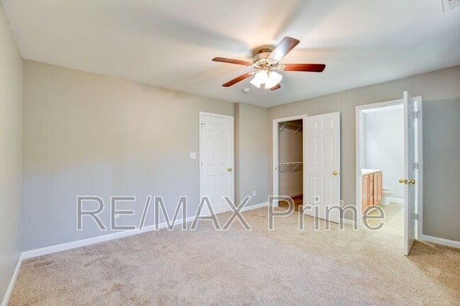 Building Photo - 960 Railroad Ave