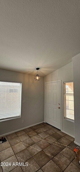 Building Photo - 9426 W Monroe St