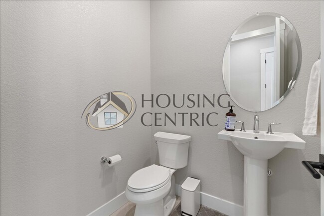 Building Photo - New Construction Executive Rental Home in ...
