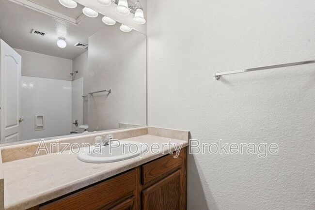 Building Photo - 435 W Corriente Ct