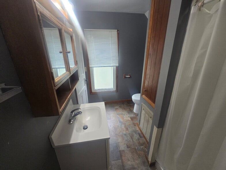 Bathroom - 148 1/2 N Watertown St