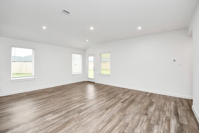 Building Photo - 8718 Partridge Ct