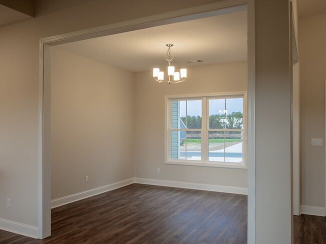 Building Photo - 408 S Zetterower Ave