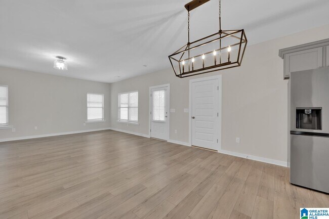 Building Photo - 615 Troubadour Ln