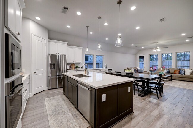 Building Photo - 804 Fall Rock Branch Dr