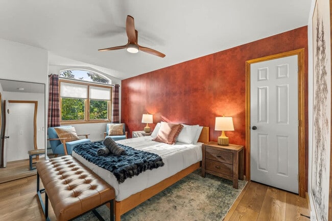 Building Photo - 7208 Secrest Ct