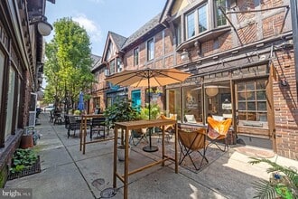 Building Photo - 749 Yorkway Pl